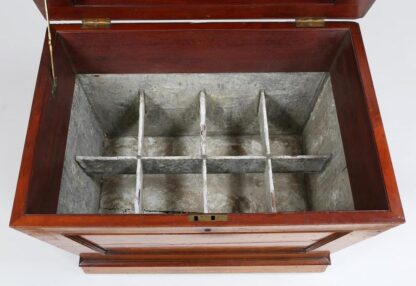 Large 19th century English mahogany cellarette - Image 4